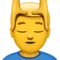 גבר מקבל עיסוי אימוג׳י ב-Apple iOS 12.2