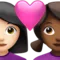 Pasangan dengan Hati: Wanita, Wanita, Warna Kulit Terang, Warna Kulit Sedang-Gelap emoji di iPhone (iOS 14.5)