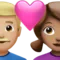 ハートのカップル - 男性：やや明るい肌色、女性：中程度の肌色 iPhoneの絵文字