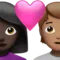 ハートを持ったカップル：女性、人物、濃い肌の色、中程度の肌の色 iPhoneの絵文字