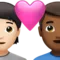ハートのカップル：人物、男性、明るい肌の色、やや暗い肌の色 iPhoneの絵文字