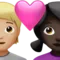 ハートを持ったカップル：人物、女性、やや明るい肌の色、暗い肌の色 iPhoneの絵文字