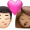 キス - 男性：明るい肌色、女性：中間の肌色 iPhoneの絵文字