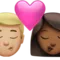 Öpücük - Erkek: Orta-Açık Ten Tonu, Kadın: Orta-Koyu Ten Tonu iPhone üzerinde emoji (iOS 17.4)