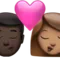 Öpücük - Erkek: Koyu Ten Tonu, Kadın: Orta Ten Tonu iPhone üzerinde emoji (iOS 17.4)