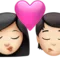 Sărut: Femeie, Persoană, Ten Deschis emoji pe iPhone (iOS 15.4)