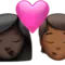 Kyss: Kvinna, Person, Mörk hudton, Mellanmörk hudton emoji på iPhone (iOS 16.4)
