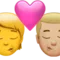 Kyss: Person, Man, Ingen hudton, Mellanljus hudton emoji på iPhone (iOS 16.4)
