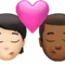Öpücük: Kişi, Erkek, Açık Tenli, Orta-Koyu Tenli iPhone üzerinde emoji (iOS 17.4)