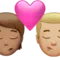 Öpücük: Kişi, Erkek, Orta Ten Tonu, Orta-Açık Ten Tonu iPhone üzerinde emoji (iOS 17.4)
