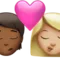 Öpücük: Kişi, Kadın, Orta-Koyu Ten Tonu, Orta-Açık Ten Tonu iPhone üzerinde emoji (iOS 17.4)