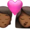 Sărut: Persoană, Femeie, Ten mediu-închis emoji pe iPhone (iOS 15.4)