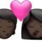 キス：人物、女性、暗い肌の色 iPhoneの絵文字